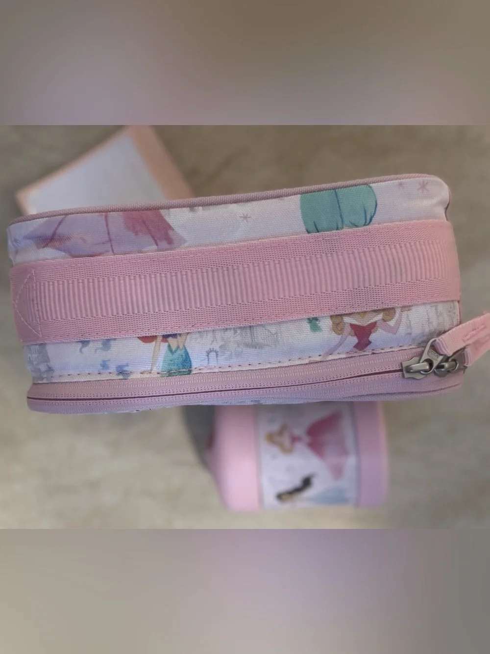 Disney Princess Castle Mackenzie Lunch Box and Hot/Cold Container - Picture 9 of 12